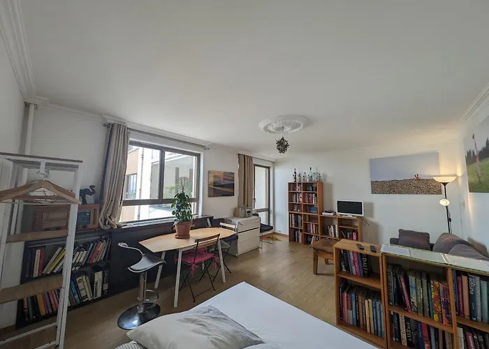 Large Studio With Terrace For Up To 4 People